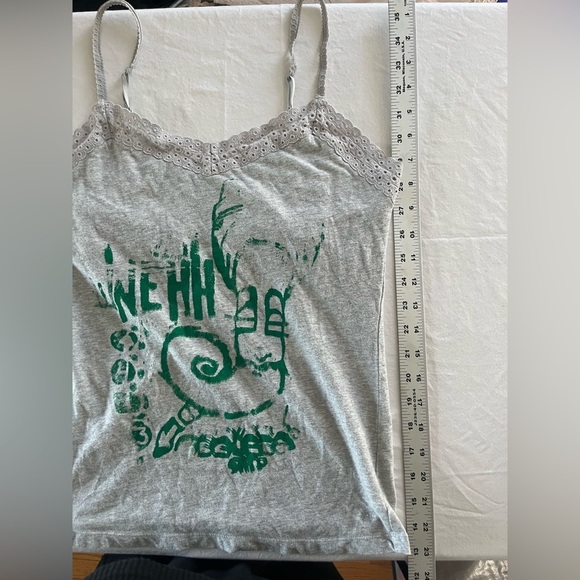 AMERICAN EAGLE VTG Y2K grey spaghetti strap eyelet trim graphic print Cami L - Picture 8 of 9